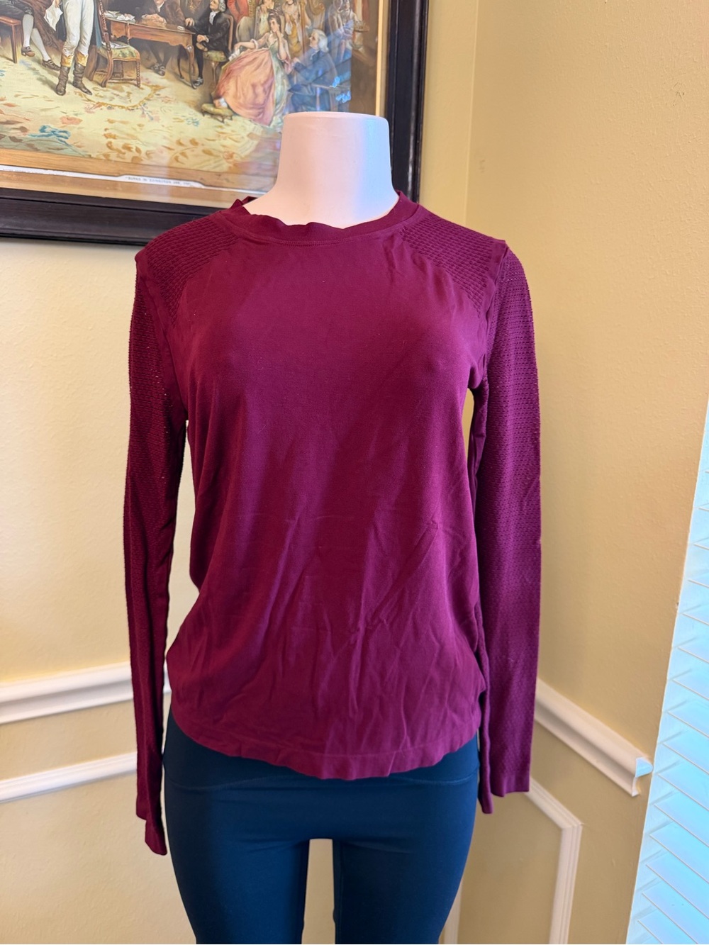 Women’s Long-Sleeve Crewneck Top in Burgundy